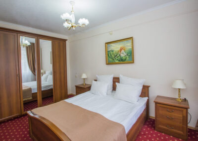 Номер «Люкс» в санатории Пикет город Кисловодск - фотография