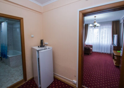 Номер «Люкс» в санатории Пикет город Кисловодск - фотография