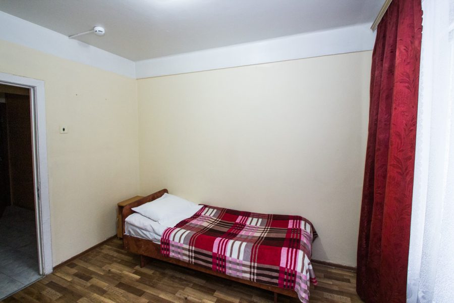 Номер 2 комнатный 4 местный (удобства на этаж) в санатории Пикет город Кисловодск - фотография