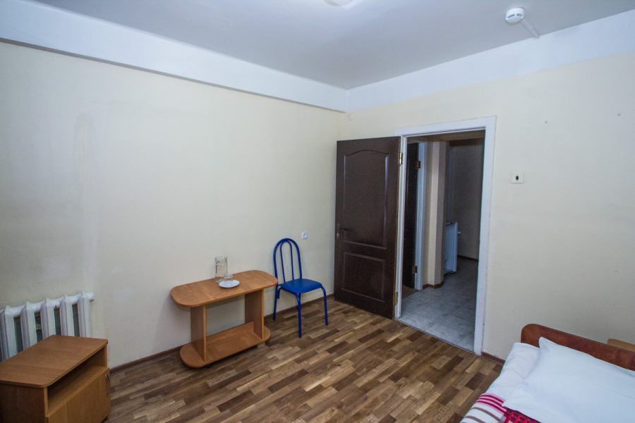 Номер 2 комнатный 4 местный (удобства на этаж) в санатории Пикет город Кисловодск - фотография