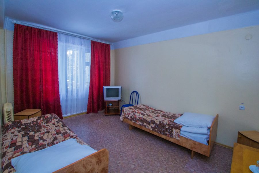 Номер 2 комнатный 4 местный (удобства на этаж) в санатории Пикет город Кисловодск - фотография