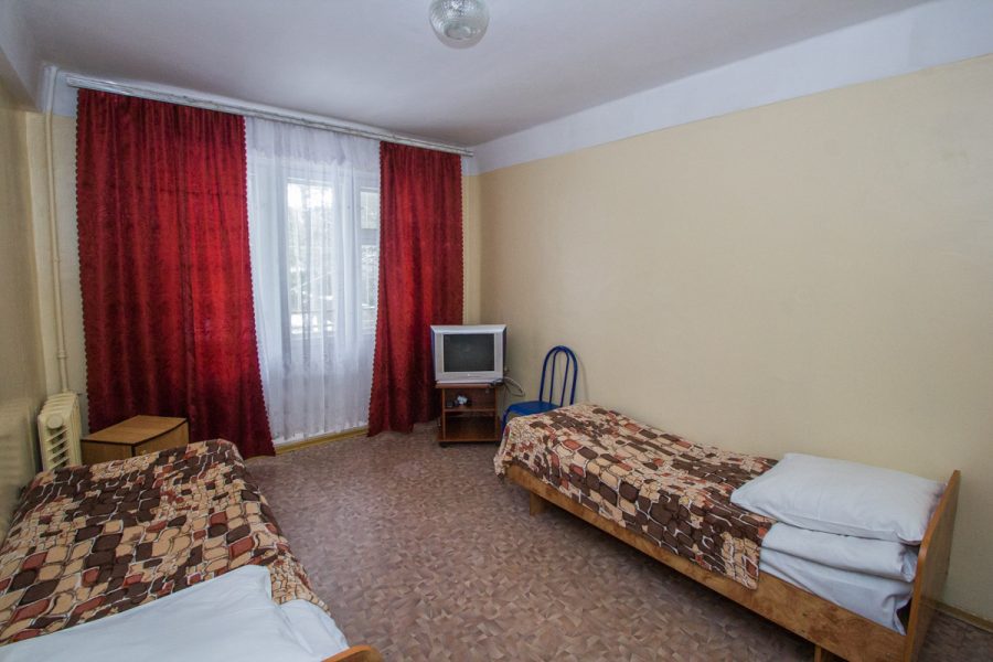 Номер 2 комнатный 4 местный (удобства на этаж) в санатории Пикет город Кисловодск - фотография