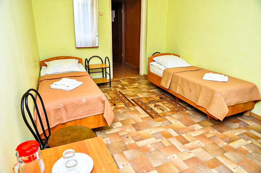 Двухместный номер 3 категории в санатории «Пикет» в г. Кисловодск - фотография