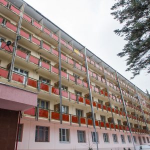 Вид на корпус санатория Пикет город Кисловодск - фотография