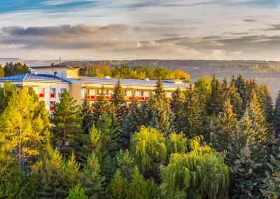 Вид сверху на корпус санатория Пикет город Кисловодск - фотография