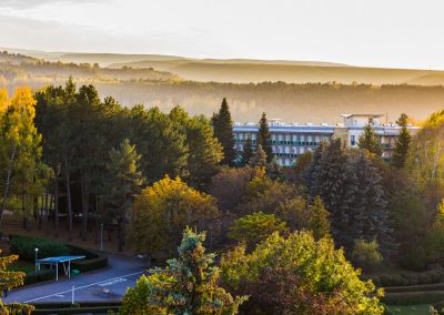 Вид сверху на корпус санатория Пикет город Кисловодск - фотография