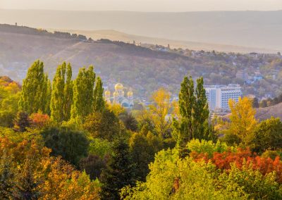 Вид на парковую зону с санатория Пикет город Кисловодск - фотография