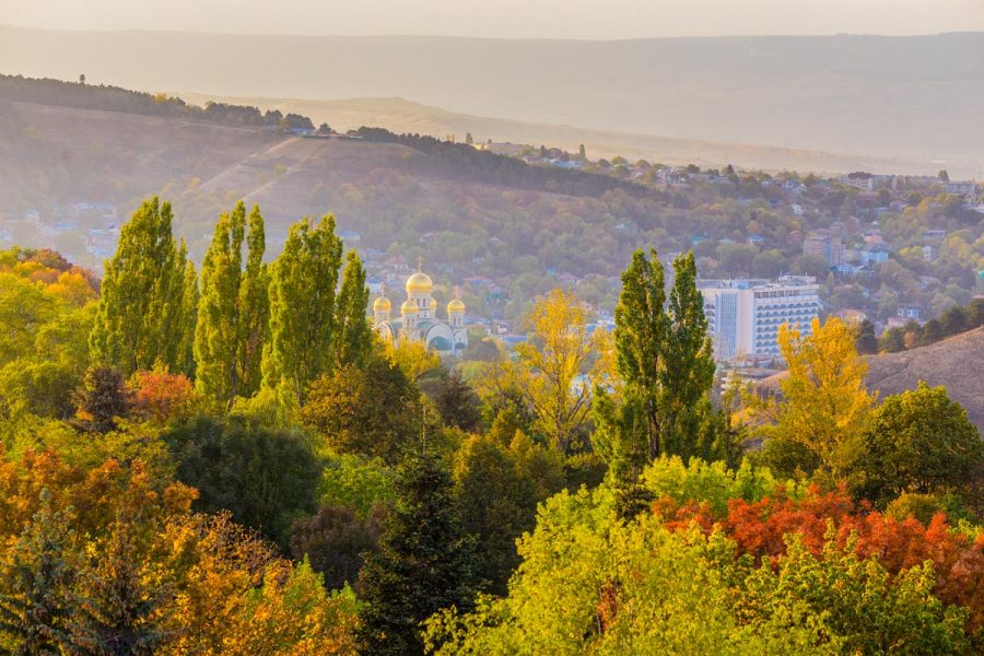 Вид на парковую зону с санатория Пикет город Кисловодск - фотография