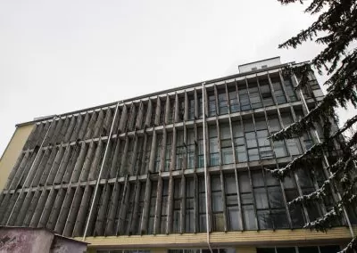 Вид на корпус санатория Пикет город Кисловодск - фотография