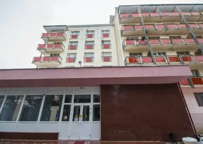 Вид на корпус санатория Пикет город Кисловодск - фотография