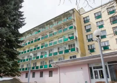 Вид на корпус санатория Пикет город Кисловодск - фотография