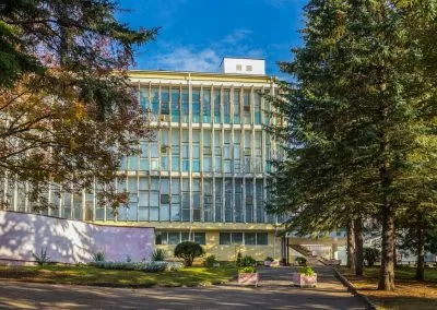 Вид на корпус санатория Пикет город Кисловодск - фотография